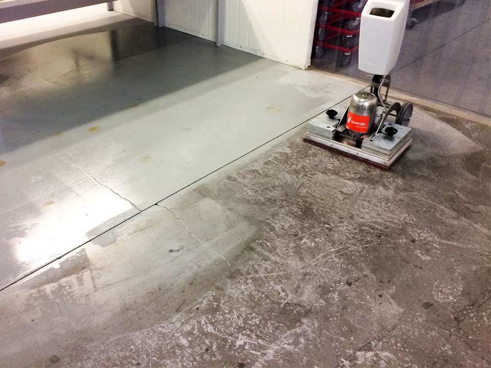 Czyszczenie posadzek betonowych Wrocław, doczyszczanie posadzki betonowej